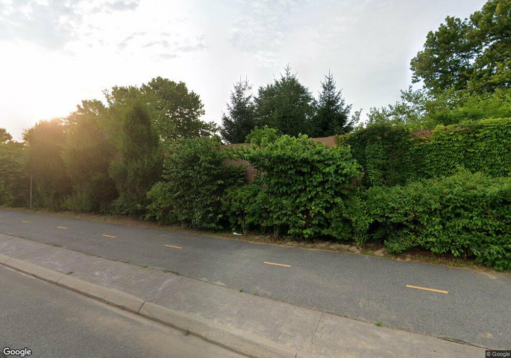 37 W Pond Ct, Smithtown, NY 11787 - photo 1