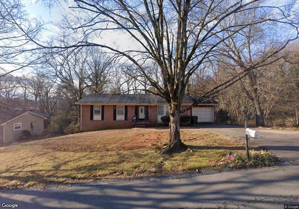 1330 Cloverdale Cir, Hixson, TN 37343 - photo 1