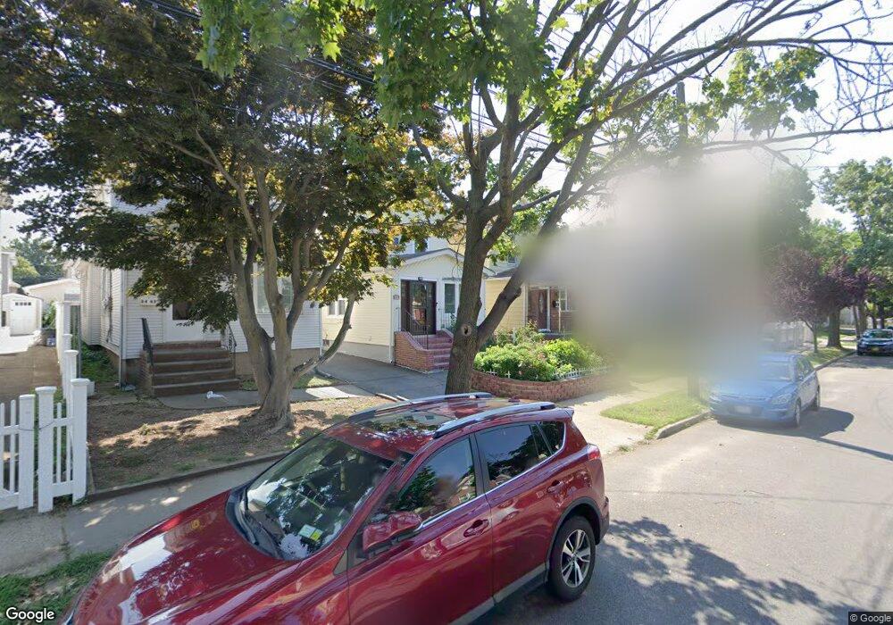 8447 259th St, Floral Park, NY 11001 - photo 1