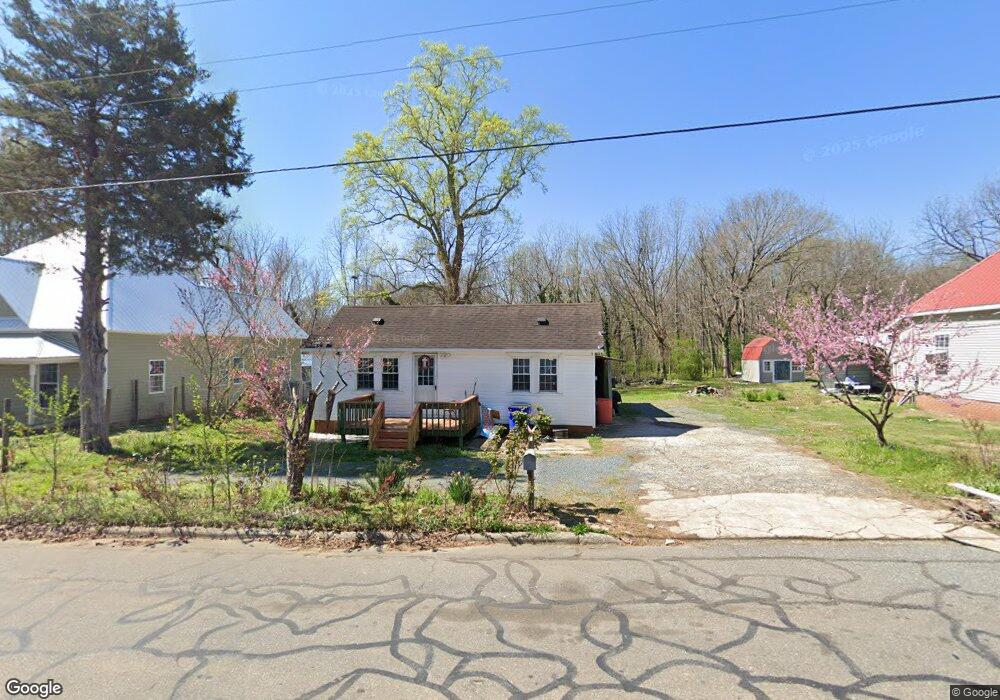 911 N Chatham Ave, Siler City, NC 27344 - photo 1