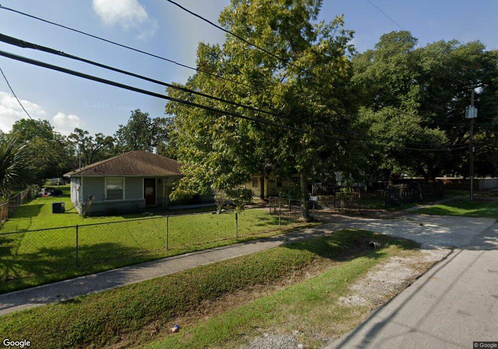 612 Wainwright St, Houston, TX 77022 - photo 1