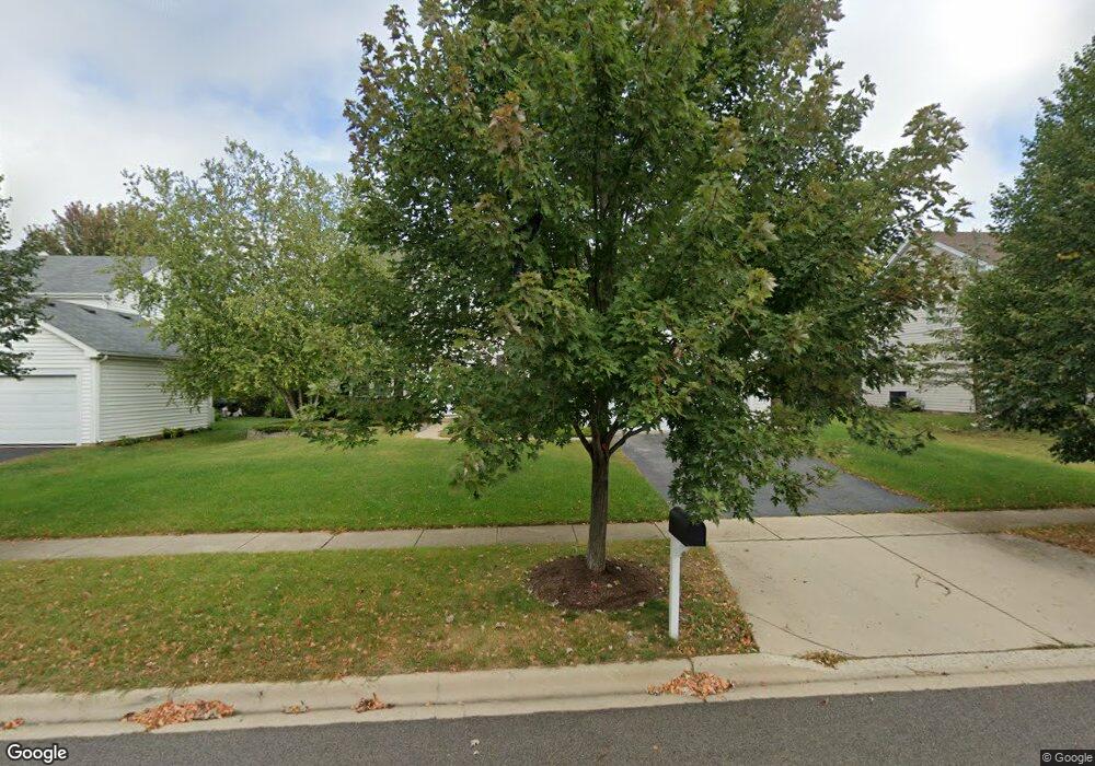 925 Cortney Dr, Carpentersville, IL 60110 - photo 1