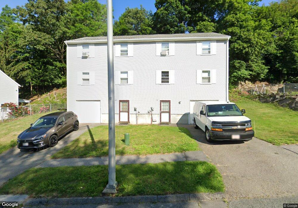 18 Catalpa Cir unit 1, Worcester, MA 01603 - photo 1