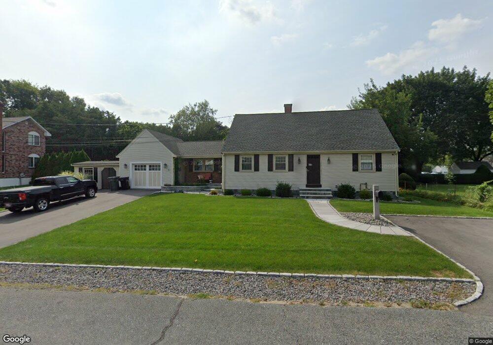 17 Bellmore Rd, Framingham, MA 01702 - photo 1