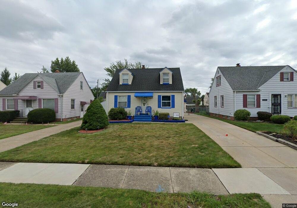 20804 Franklin Rd, Maple Heights, OH 44137 - photo 1