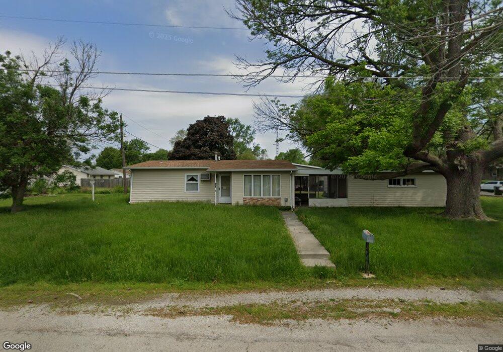 420 Comet Ave, Lincoln, IL 62656 - photo 1