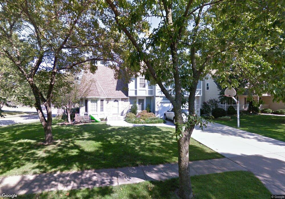 8001 Schweiger Dr, Lenexa, KS 66219 - photo 1