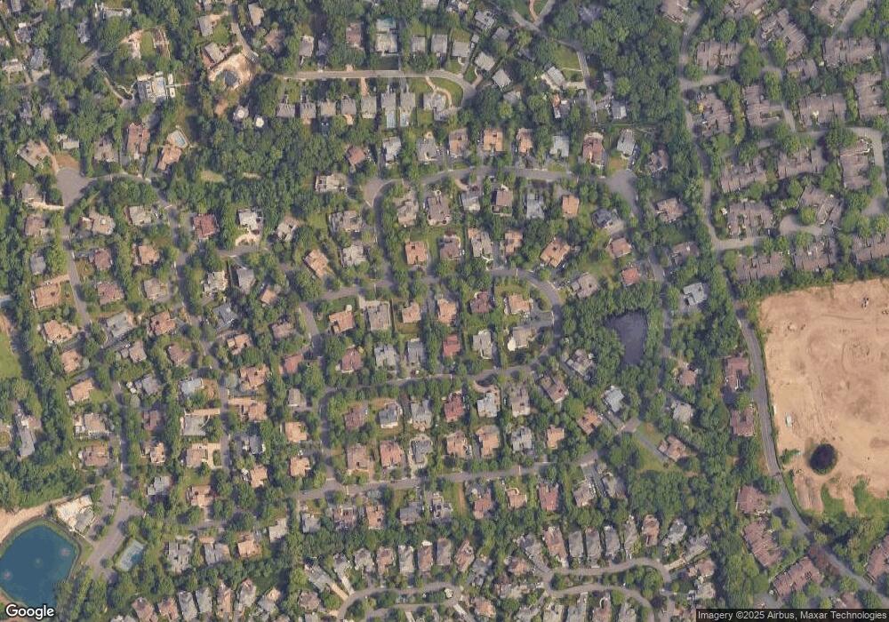 18 Brighton Rd N, Manhasset, NY 11030 - photo 1