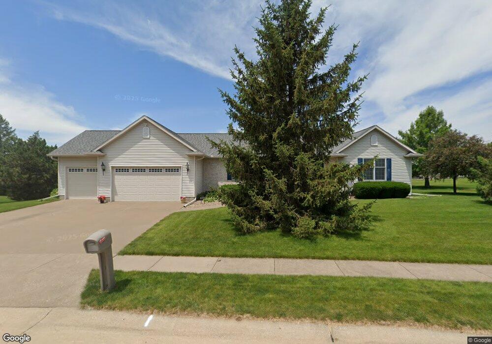 4604 Spring St, Davenport, IA 52807 - photo 1