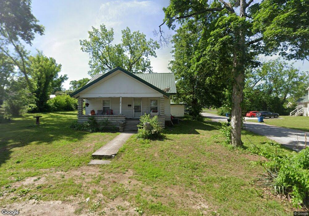1126 Sycamore St, Carthage, MO 64836 - photo 1