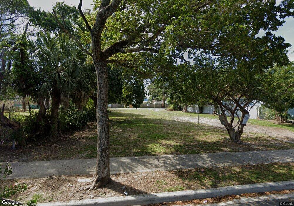 628 40th St, West Palm Beach, FL 33407 - photo 1