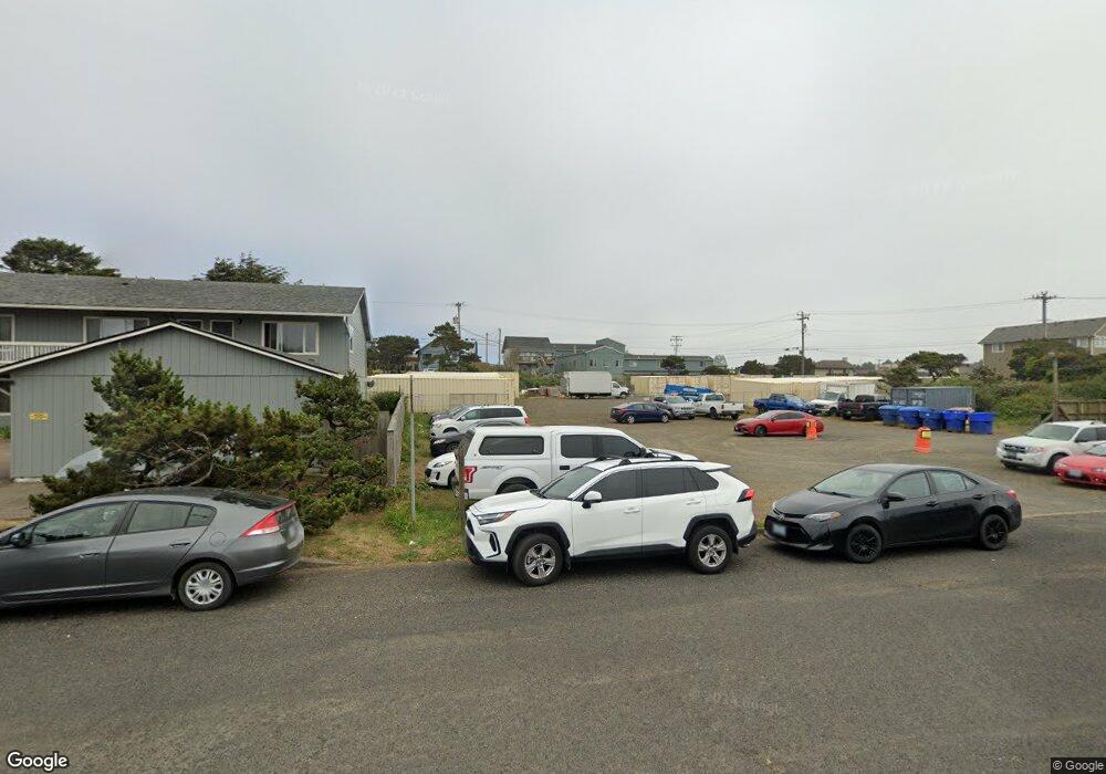 825 SW 6th St, Newport, OR 97365 - photo 1