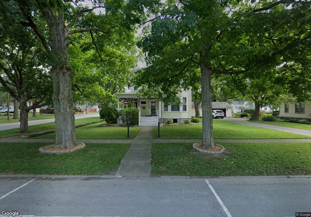 115 E Daggy St, Tuscola, IL 61953 - photo 1