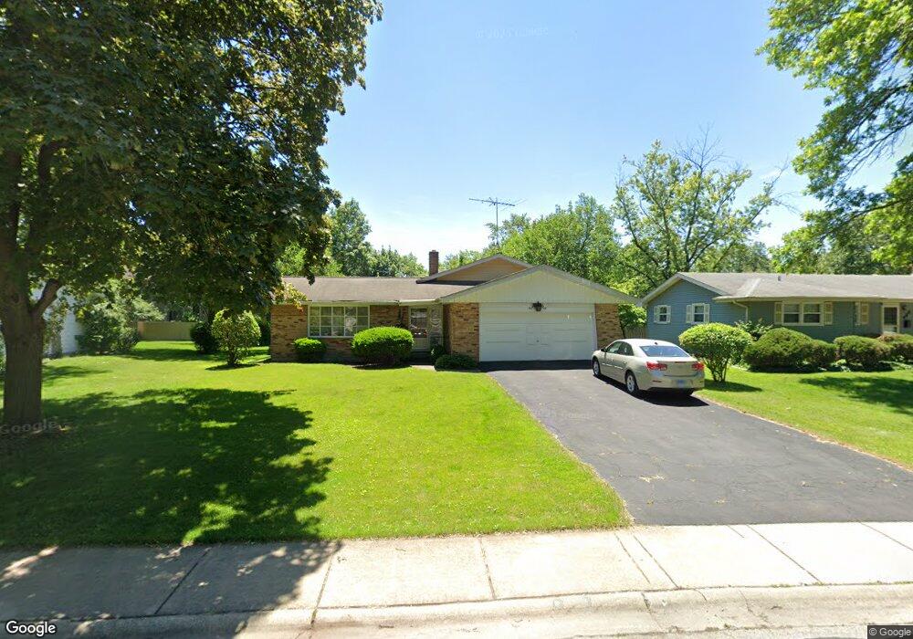 424 Spruce Dr, Naperville, IL 60540 - photo 1