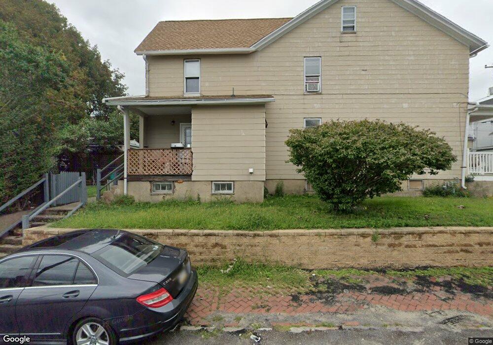 571 N Wyoming St, Hazleton, PA 18201 - photo 1