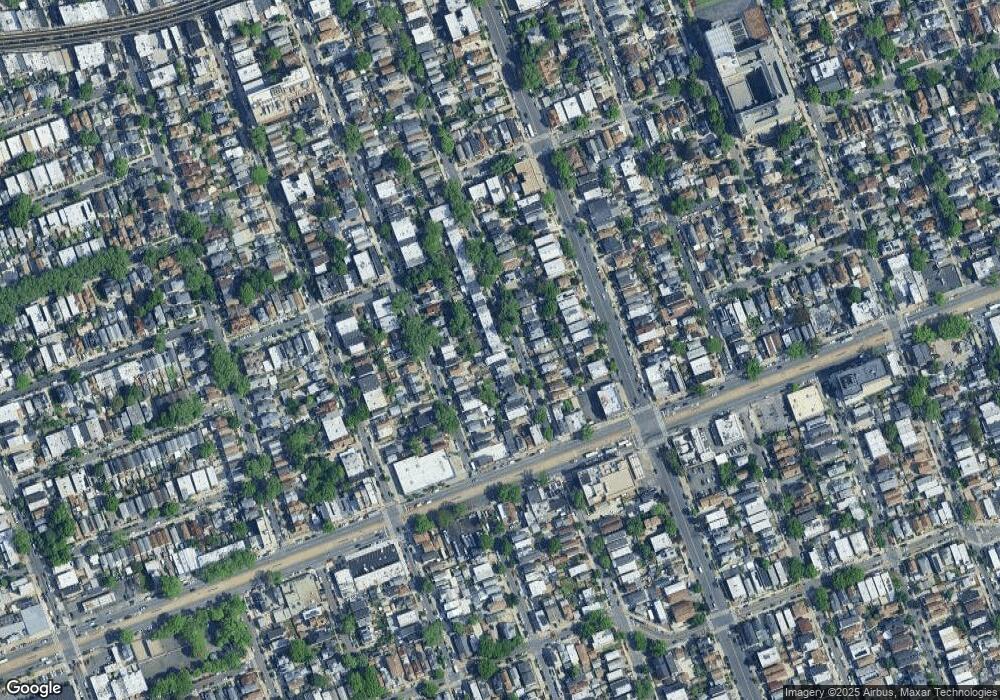 9148 110th St, Richmond Hill, NY 11418 - photo 1