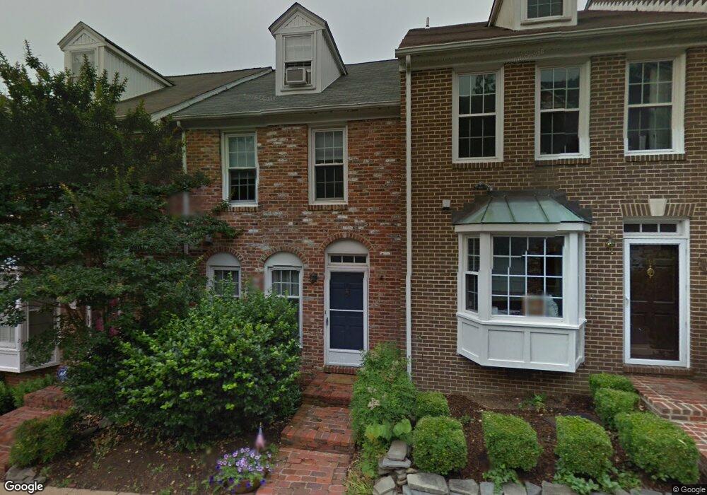 106 Shooters Ct, Alexandria, VA 22314 - photo 1