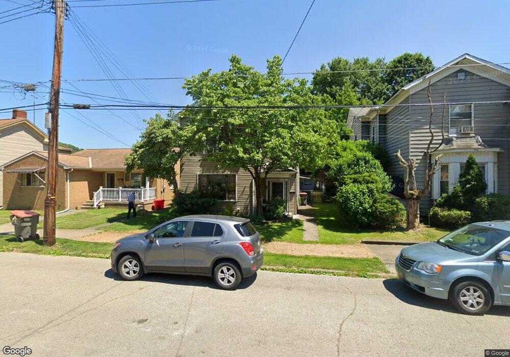 916 4th Ave, Beaver Falls, PA 15010 - photo 1