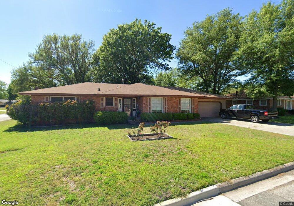 705 Line Dr, Gainesville, TX 76240 - photo 1