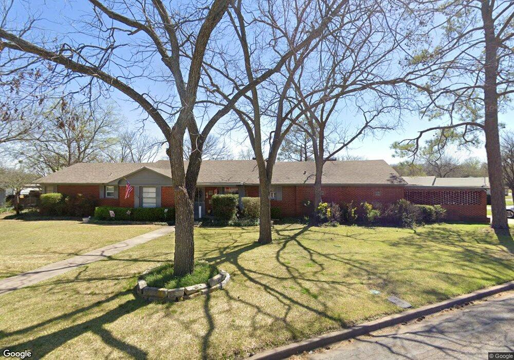 905 Featherston St, Cleburne, TX 76033 - photo 1