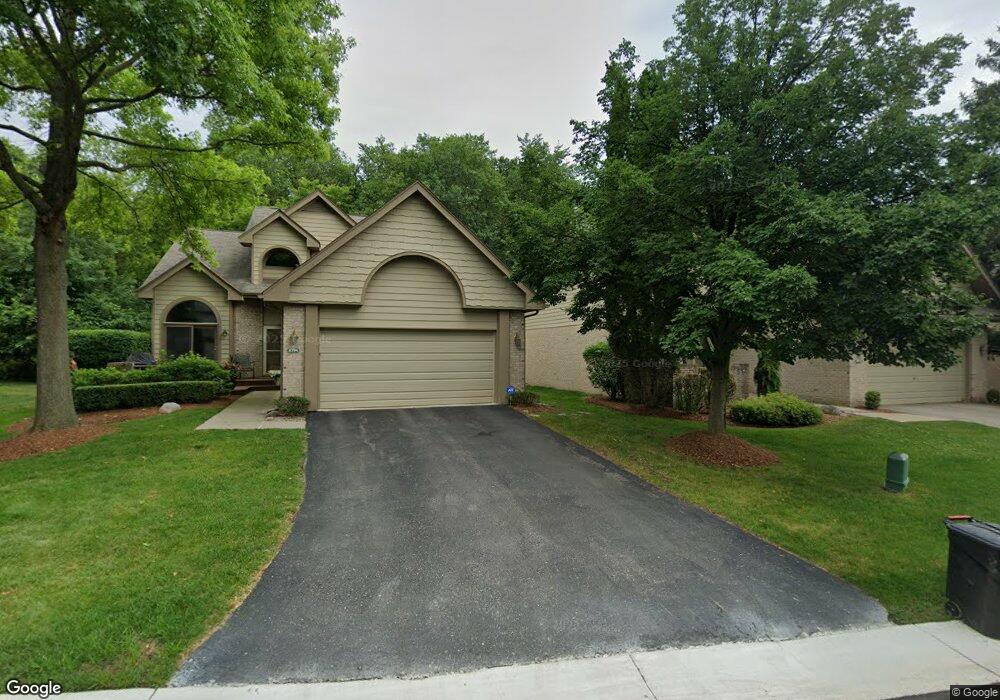 6808 Oyster Cove unit 27, West Bloomfield, MI 48323 - photo 1