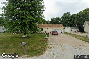 2 Hunter Ct, Moweaqua, IL 62550