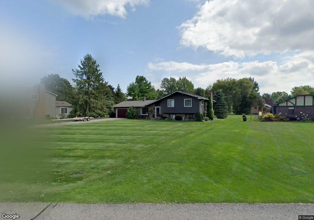 7457 Buckthorn Dr, West Bloomfield, MI 48324 - photo 1