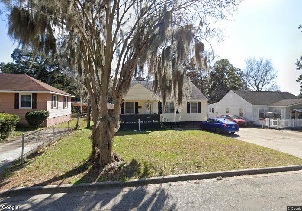 1639 Mckinnon Dr, Savannah, GA 31404 - photo 1