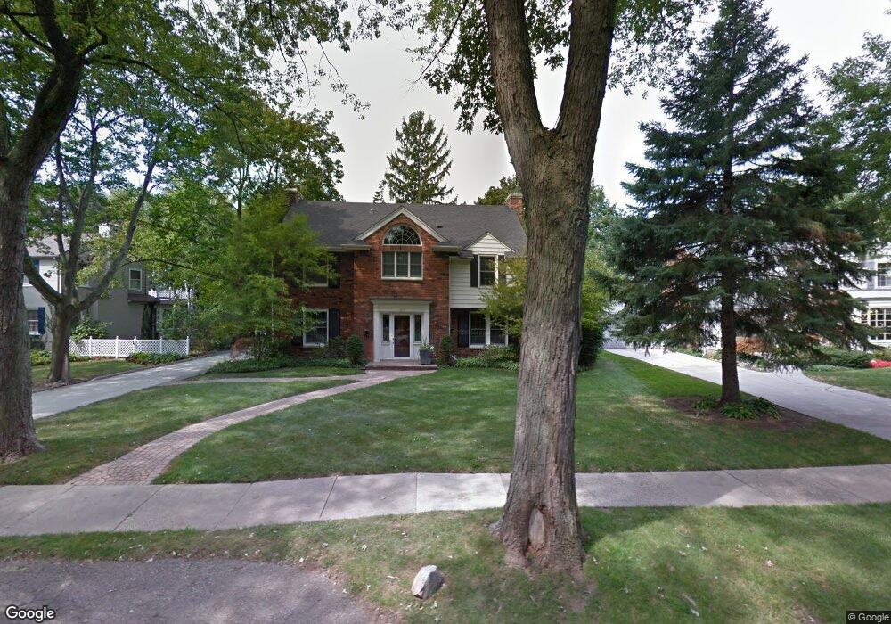 1009 Suffield Ave, Birmingham, MI 48009 - photo 1