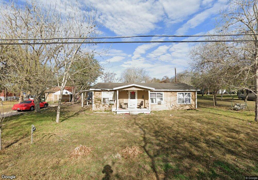 189 White Ln, Beeville, TX 78102 - photo 1