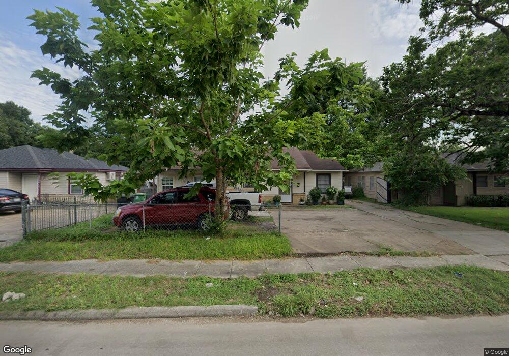 7338 Dixie Dr, Houston, TX 77087 - photo 1