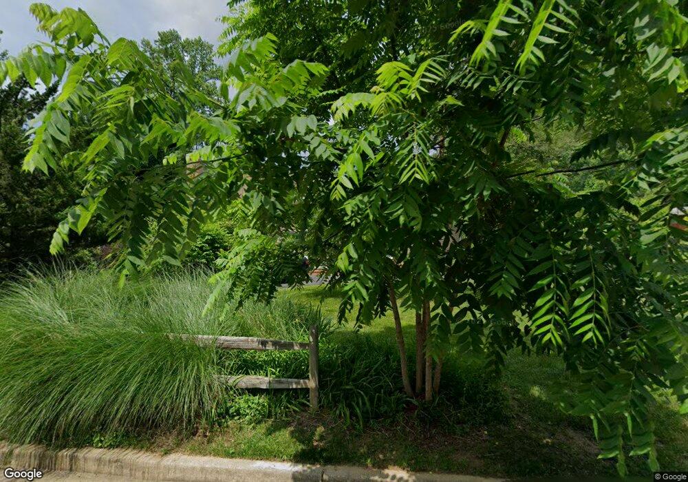 9136 Santayana Dr, Fairfax, VA 22031 - photo 1