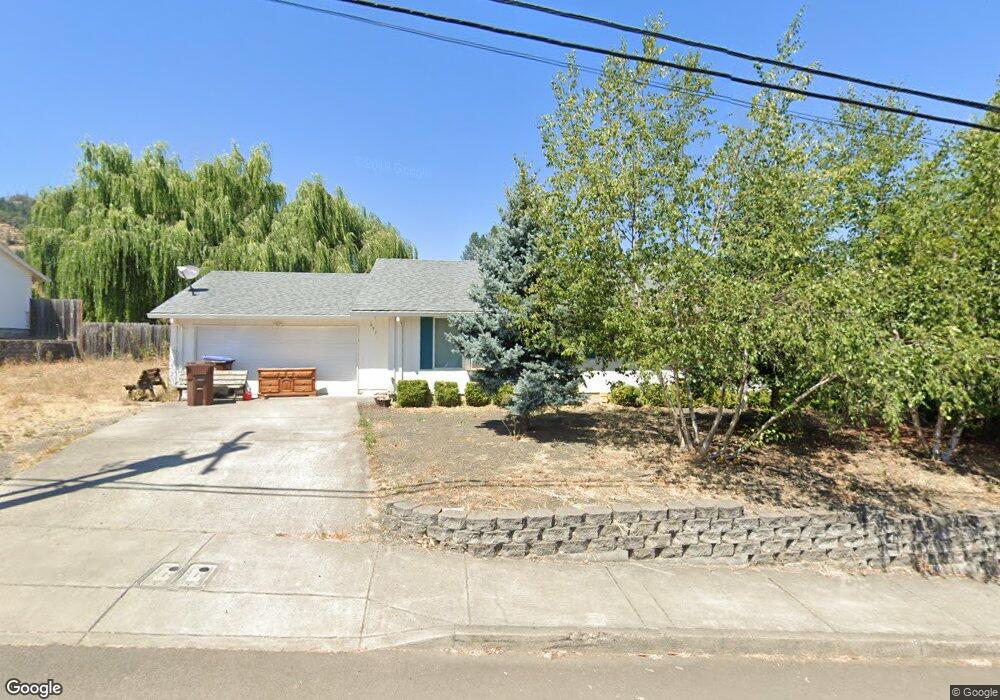 693 NE Johnson St, Myrtle Creek, OR 97457 - photo 1