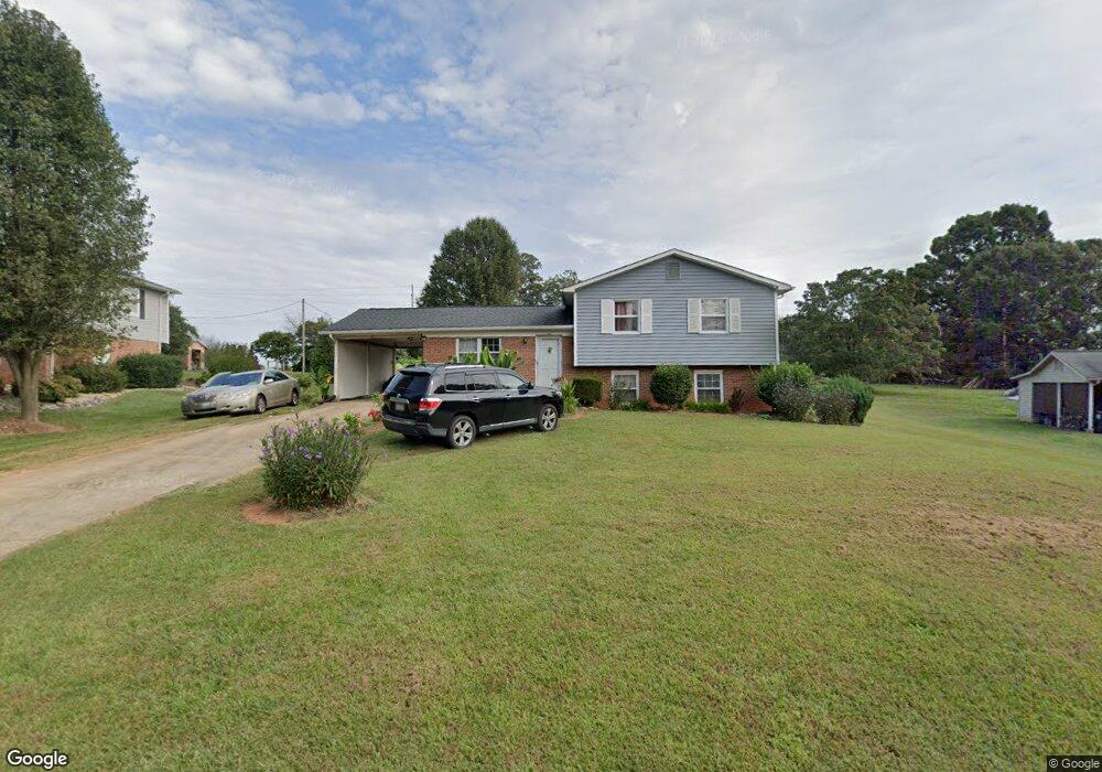 141 Mapleleaf Rd, Statesville, NC 28625 - photo 1