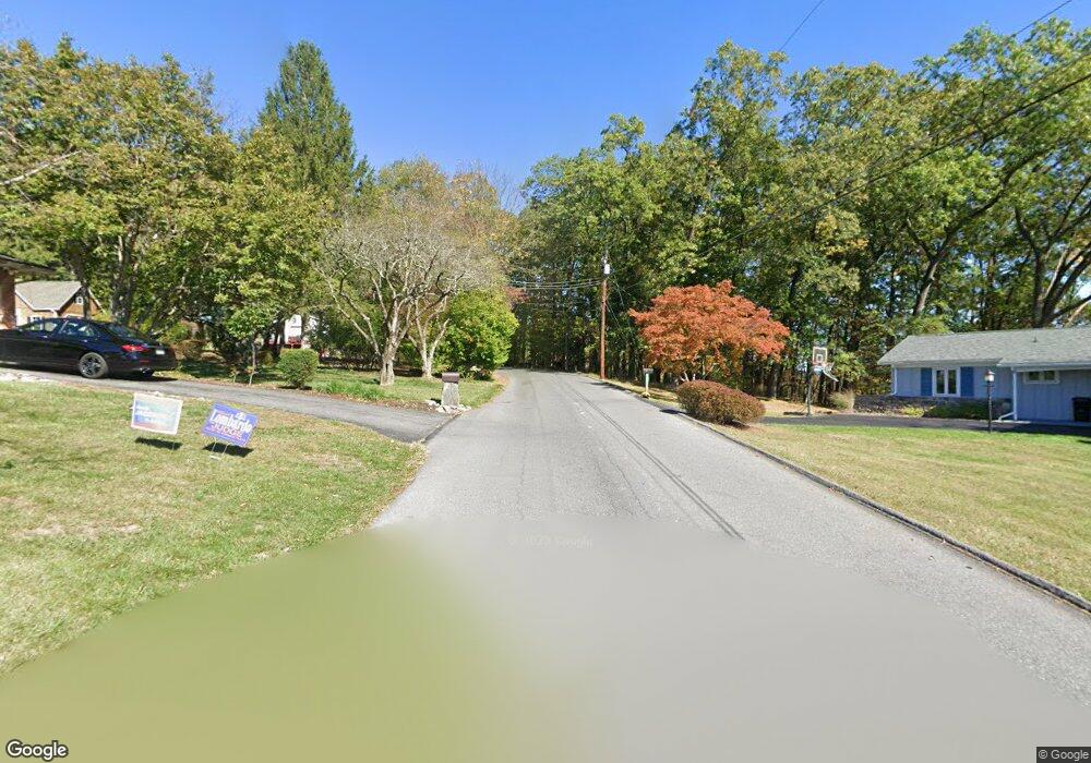 1105 Crestview Dr, Stroudsburg, PA 18360 - photo 1