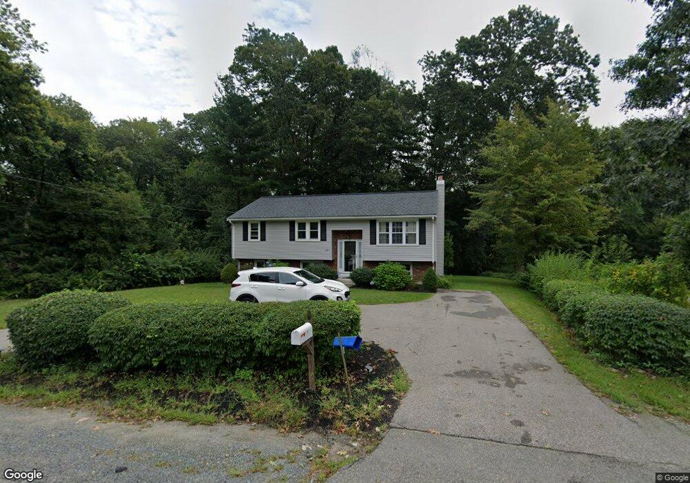 567 Pleasant St, Franklin, MA 02038 - photo 1