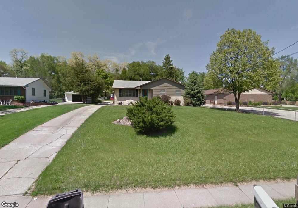 410 E Watrous Ave, Des Moines, IA 50315 - photo 1