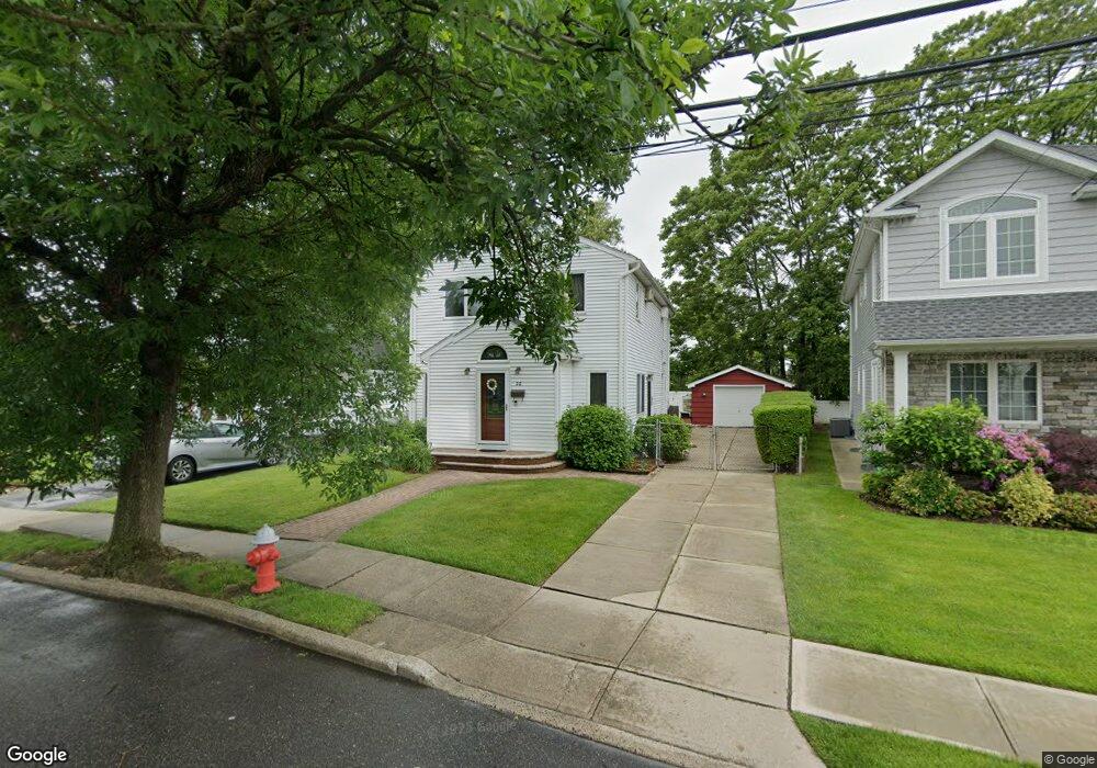 32 Tuxedo Ave, New Hyde Park, NY 11040 - photo 1