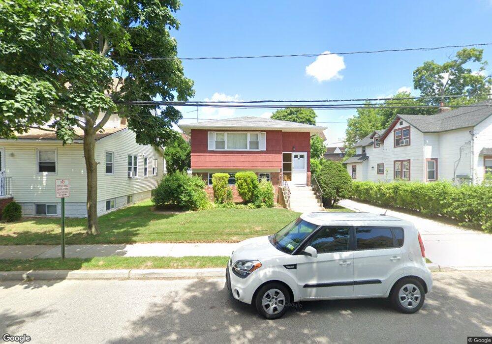 19 Doxsey Place unit Lst Fl, Lynbrook, NY 11563 - photo 1