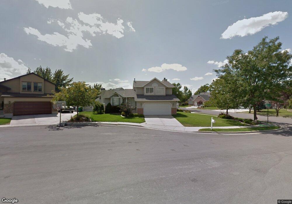 1076 E Cliff Side Ct, Sandy, UT 84094 - photo 1