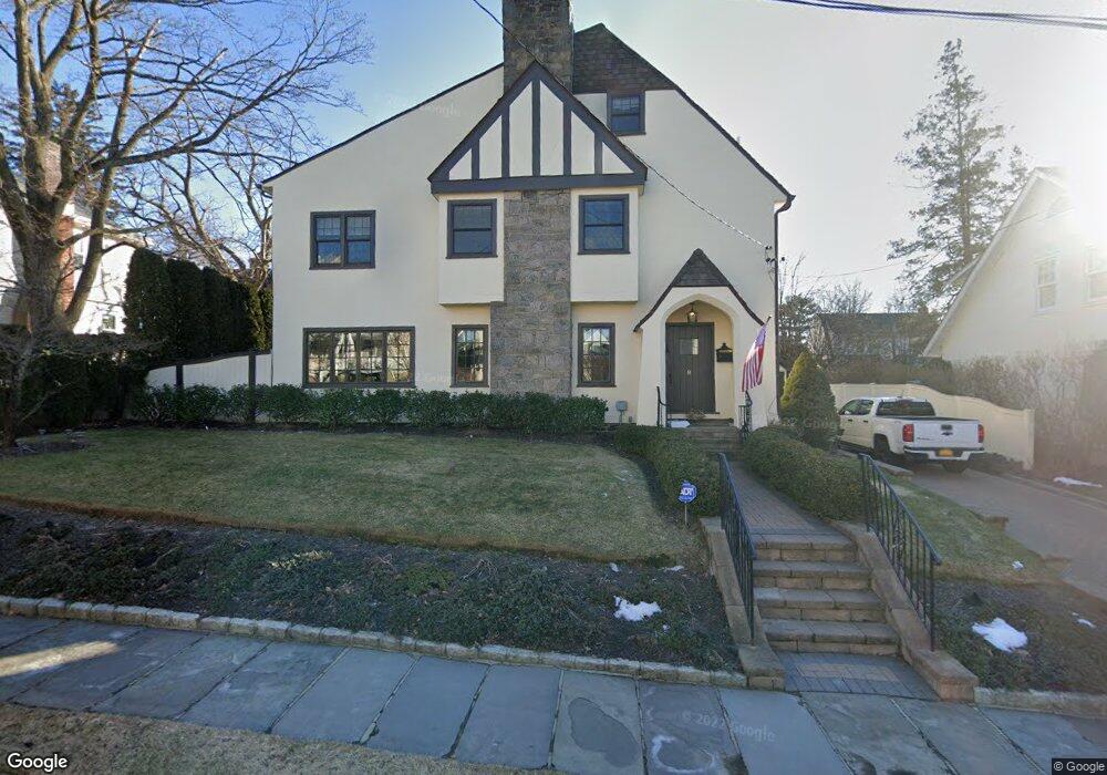 8 Mckinley St, Bronxville, NY 10708 - photo 1