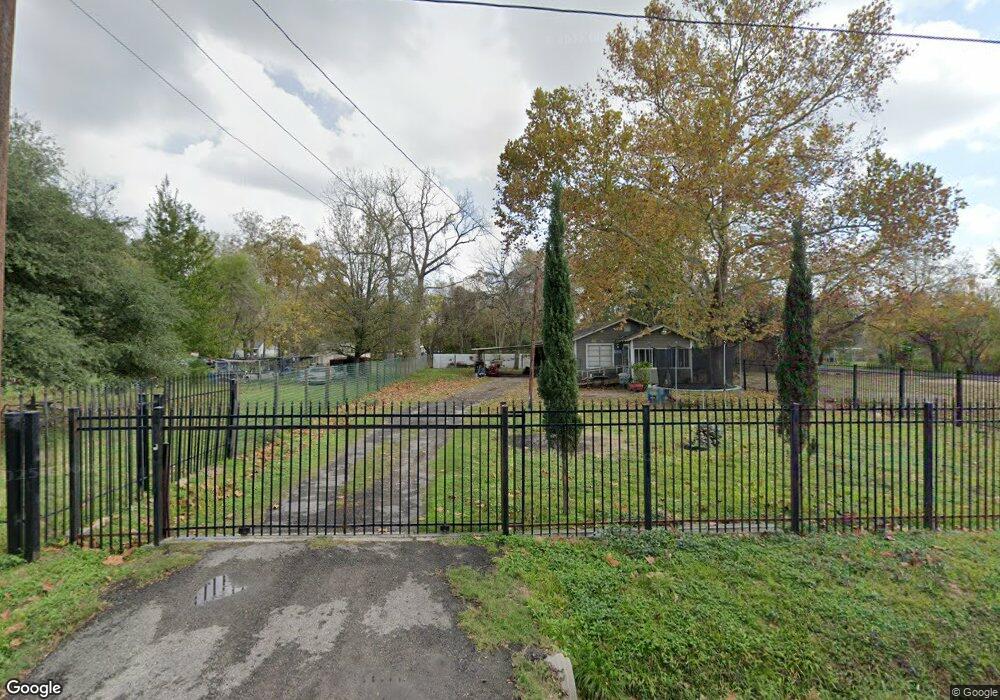 9526 Willow St, Houston, TX 77088 - photo 1