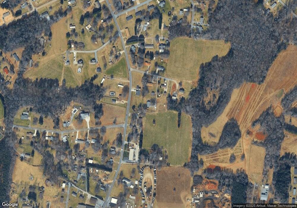 3622 33rd Ave NE, Hickory, NC 28601 - photo 1