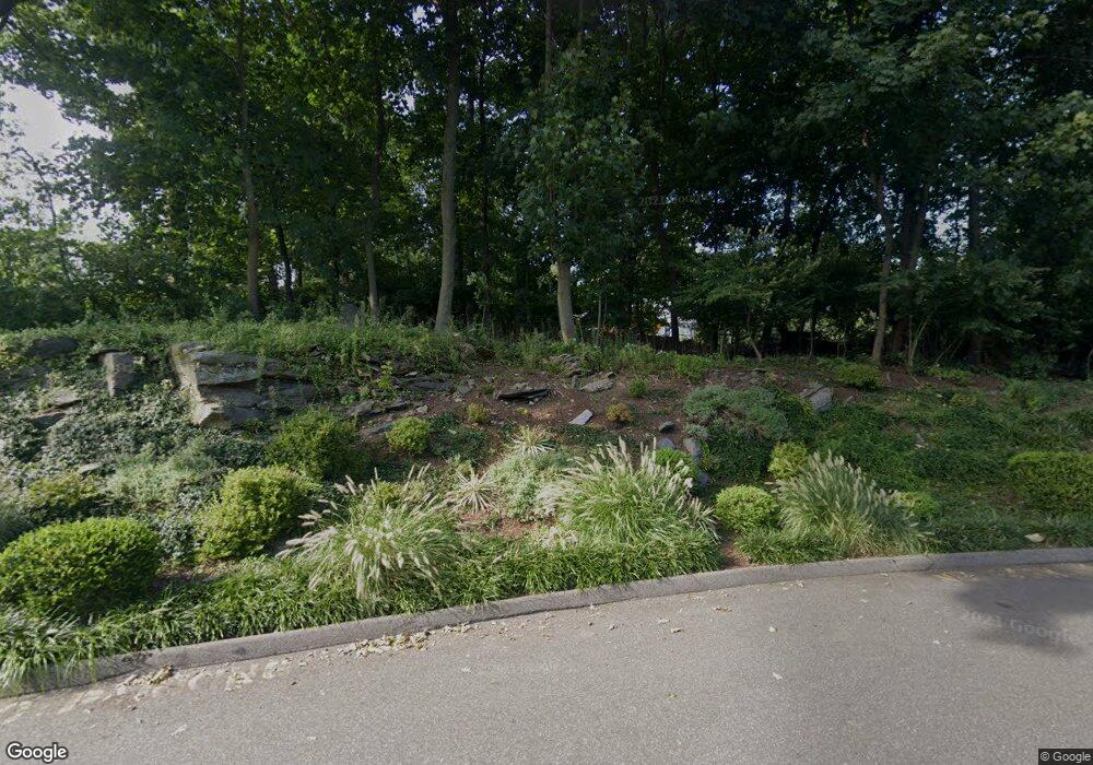 197 Rowayton Woods Dr, Norwalk, CT 06854 - photo 1