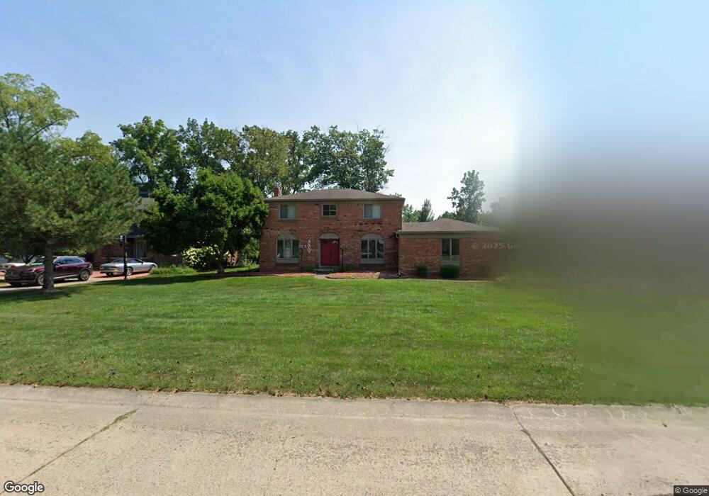 8755 Sarah Ln, Grosse Ile, MI 48138 - photo 1