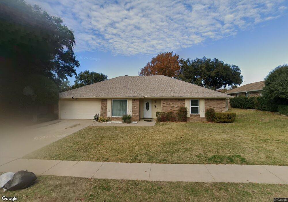 305 Carolyn Dr, Bedford, TX 76021 - photo 1