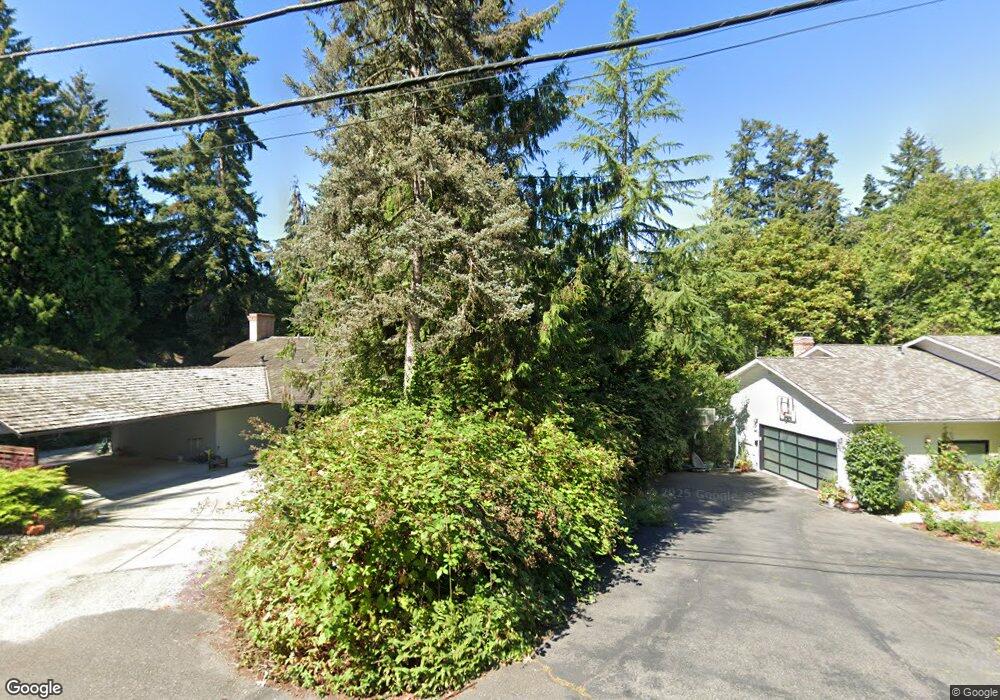 5241 W Mercer Way, Mercer Island, WA 98040 - photo 1