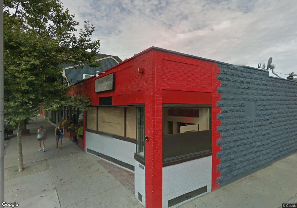 162 Broadway unit 3, Newport, RI 02840 - photo 1