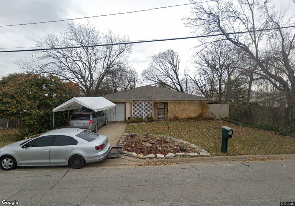 736 Ridgecrest Dr, Hurst, TX 76053 - photo 1