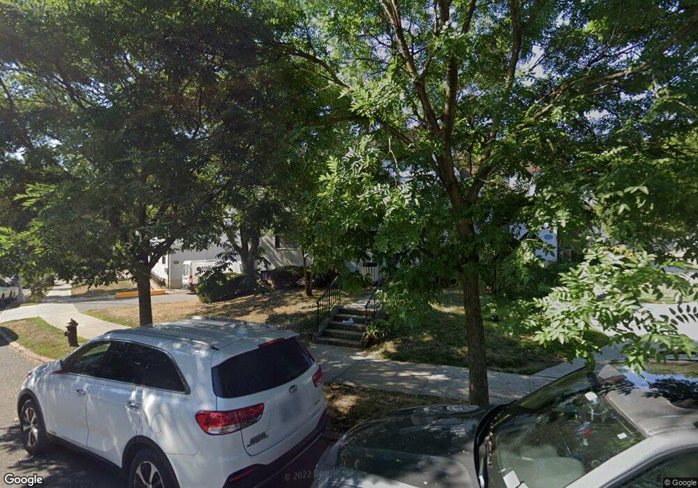 69-28 136th St unit B, Flushing, NY 11367 - photo 1